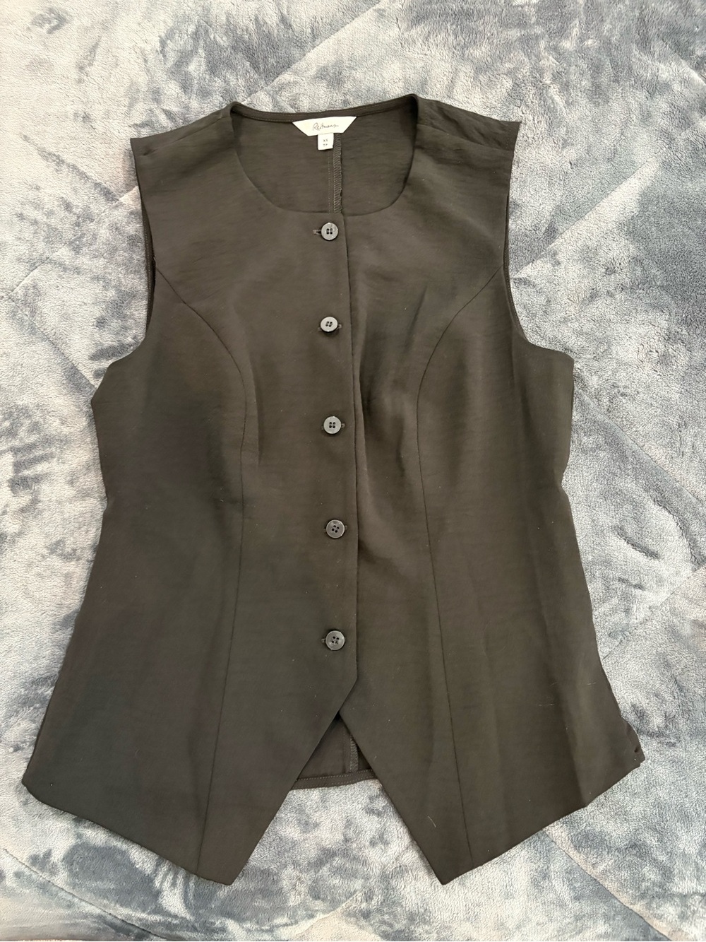 Reitmans Black Sleeveless Button-Front Vest